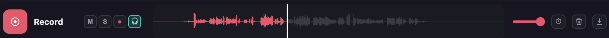 Traccia di registrazione di VoxoMix: registra la tua esecuzione sopra la canzone, ascoltati in cuffia, con la forma d'onda registrata e i pulsanti elimina e scarica